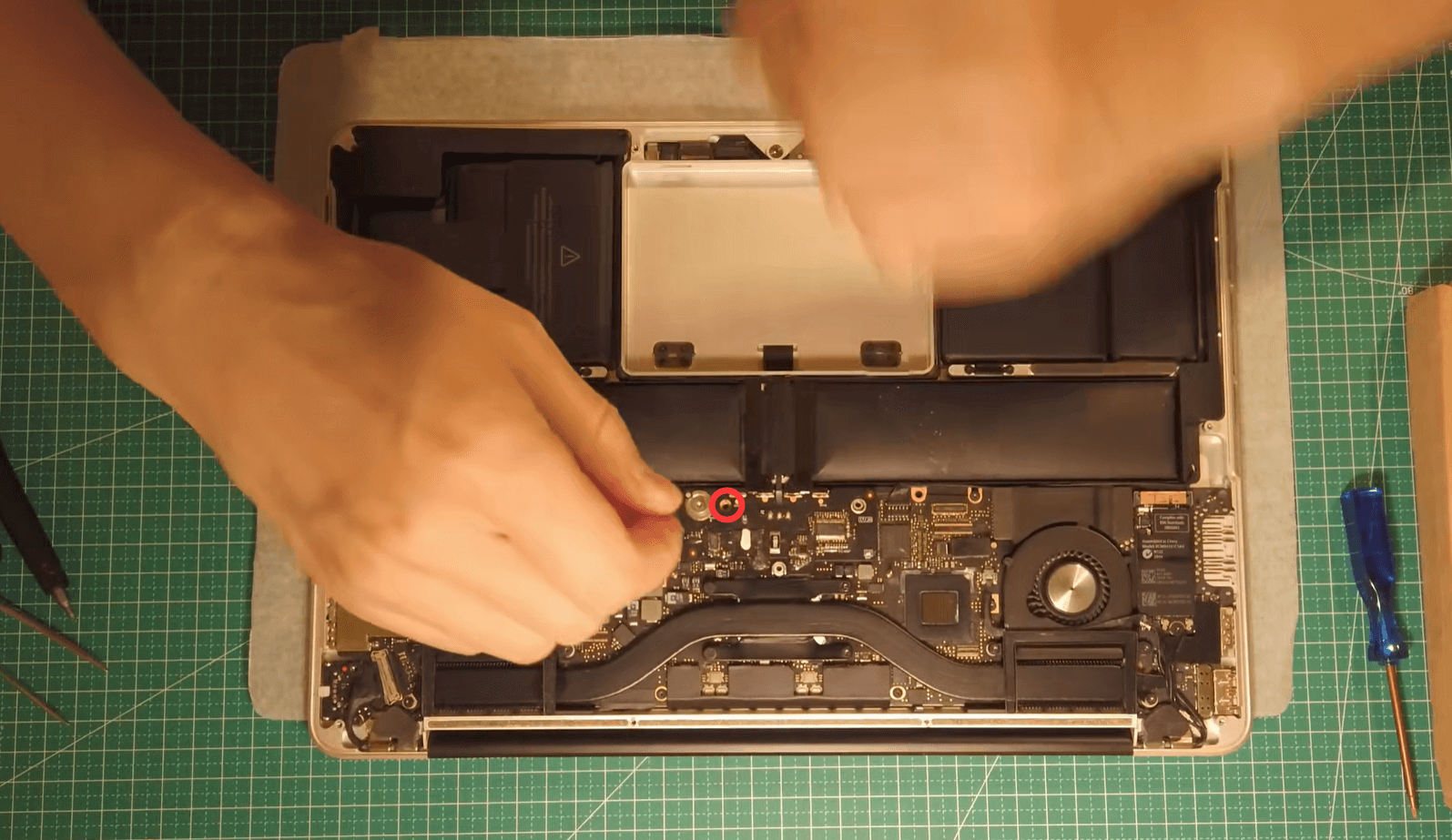 Apple A1437 Battery Replacement Guide