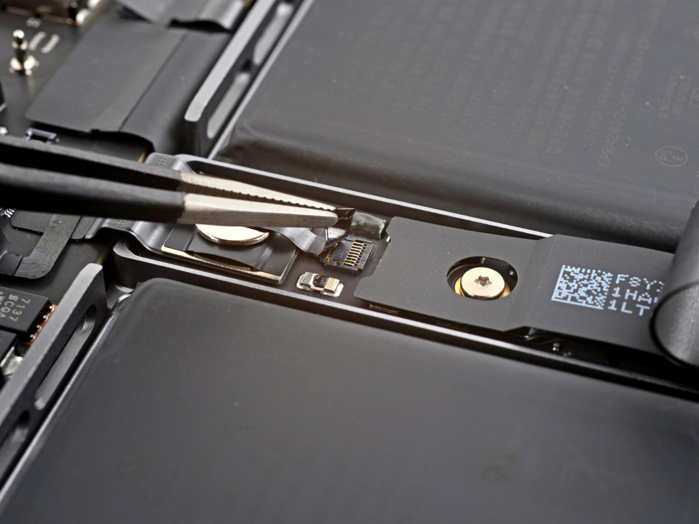 Apple A2519 Battery Replacement Guide
