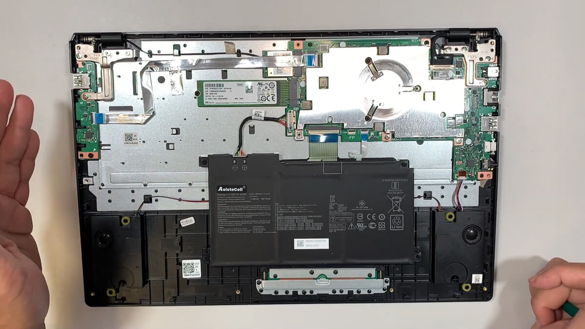 Asus E510M / C31N1912 / B31N1912 Battery Removal Tutorial