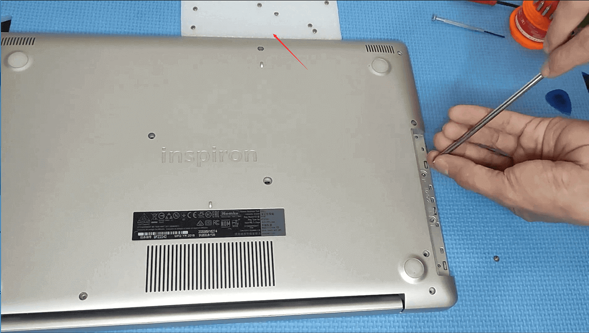 Battery Removal Tutorial For Dell WDX0R  / Inspiron 15 7000 / Inspiron 7580 /  Inspiron 15 7570