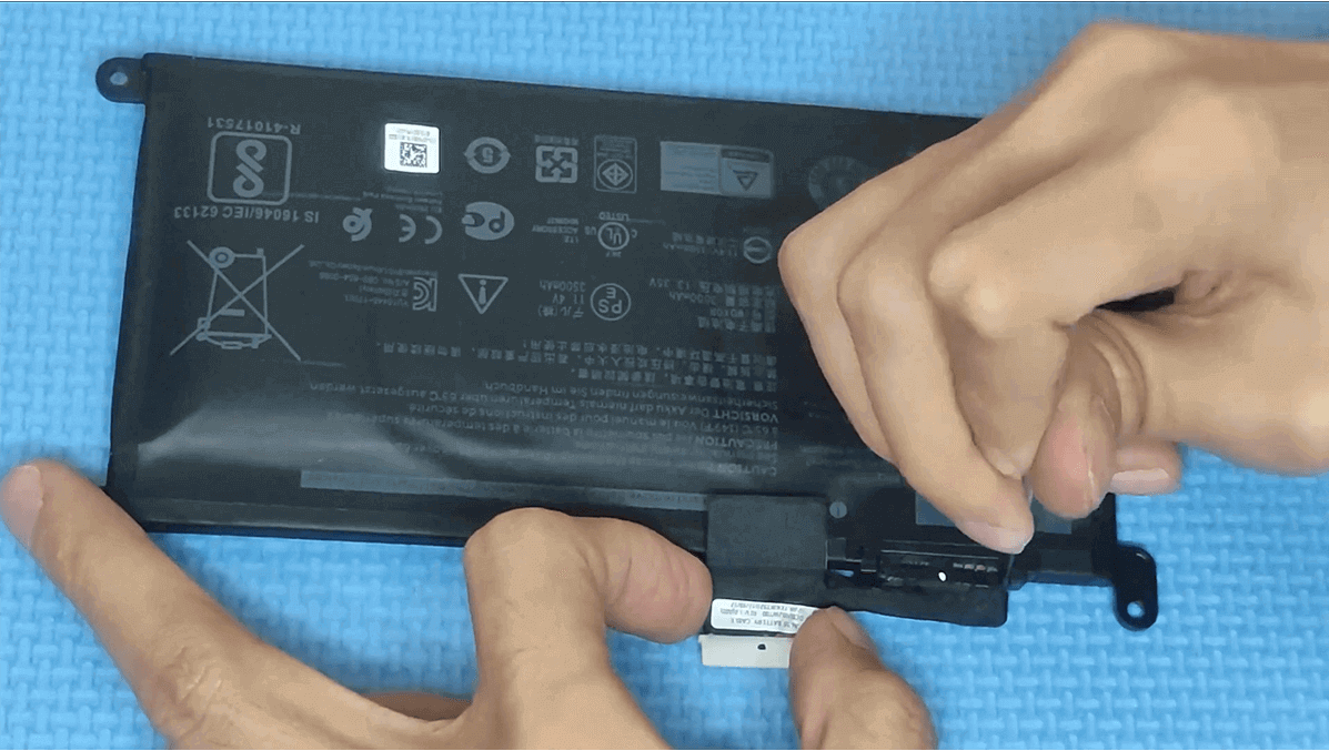 Battery Removal Tutorial For Dell WDX0R  / Inspiron 15 7000 / Inspiron 7580 /  Inspiron 15 7570