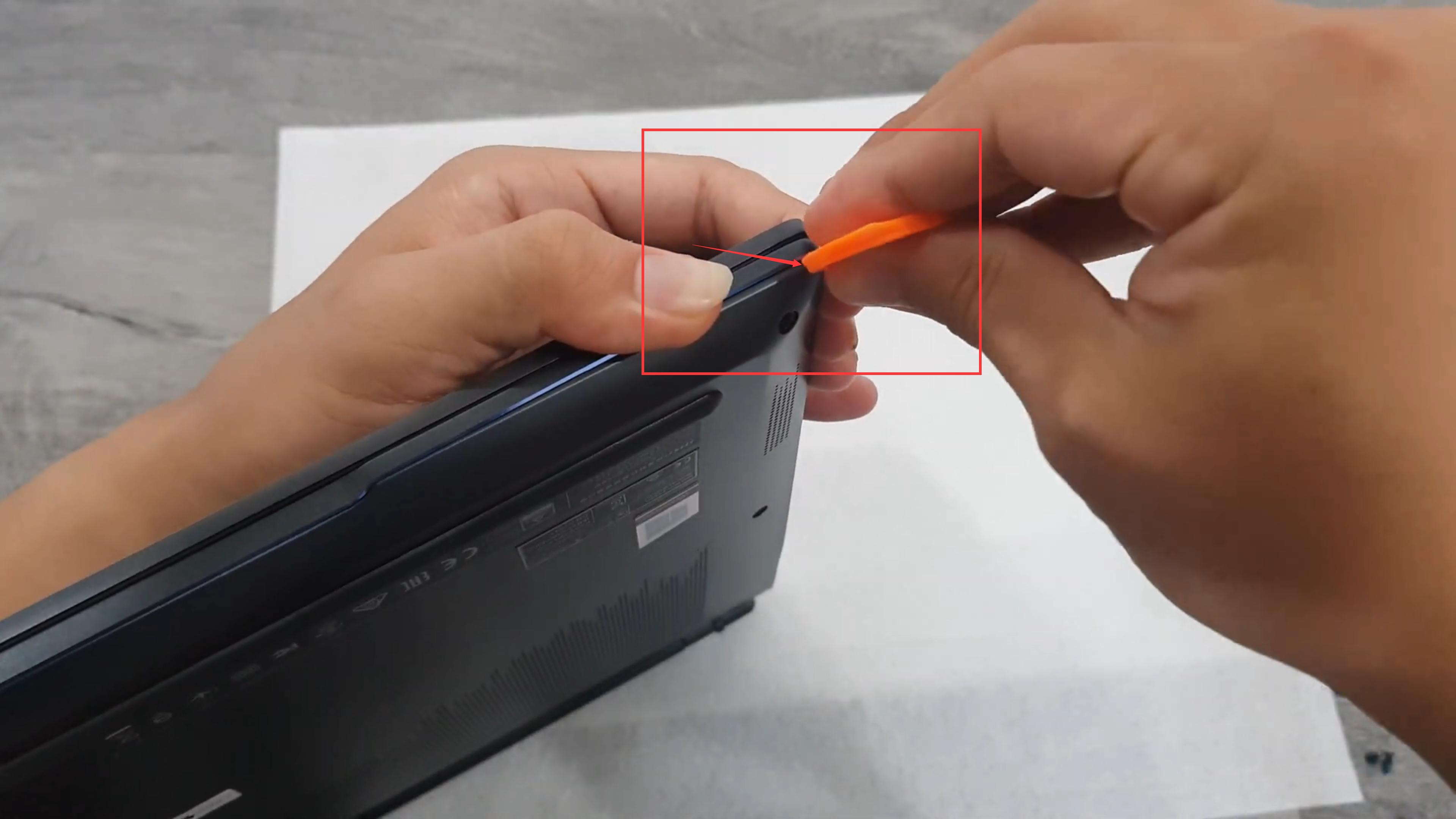 MSI BTY-M49 Battery Removal Tutorial