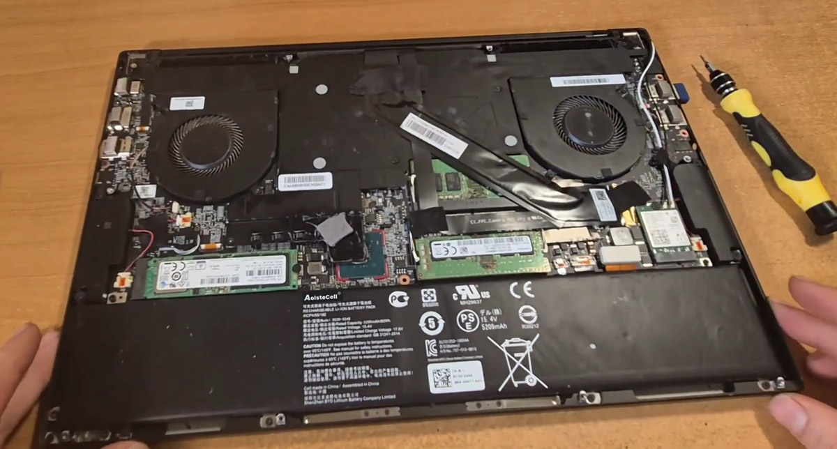Razer Blade 15 Advanced / RC30-0248 / RZ09-0288 Battery Removal Tutorial