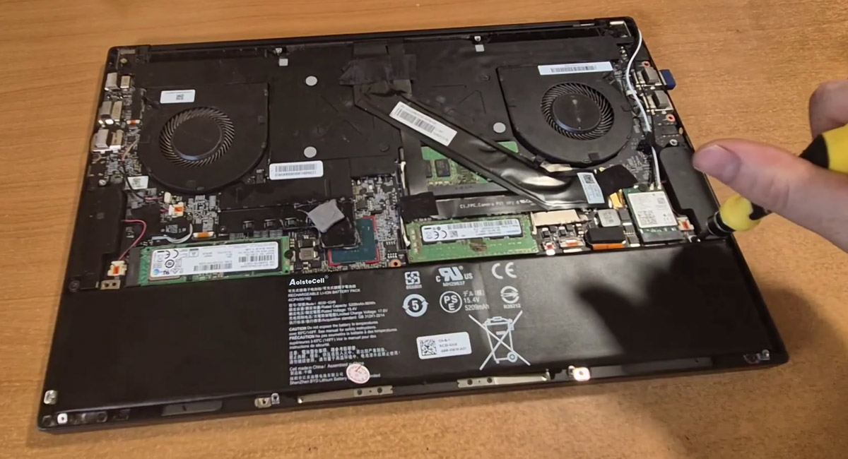 Razer Blade 15 Advanced / RC30-0248 / RZ09-0288 Battery Removal Tutorial